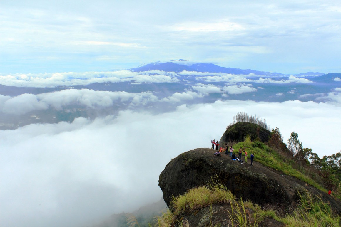 Menyaksikan Keindahan Negeri di Atas Awan Khas Tanah Toraja